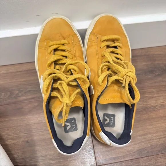 Veja Campo Nubuck  women’s  Mustard Yellow Leather Casual Sneakers size 9 - Picture 6 of 9
